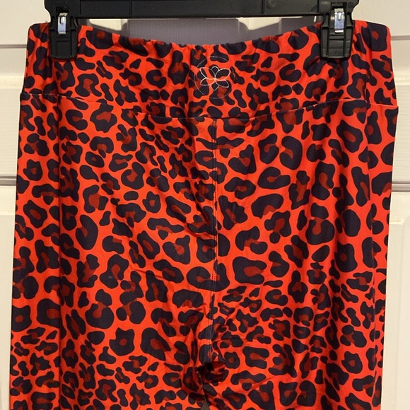 Fabulegs- Large Leggings in Red Leopard 🐆 Print- New - Never Worn - Picture 6 of 7